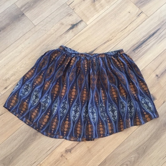 CLUB Monaco Pei Skirt - Picture 8 of 9